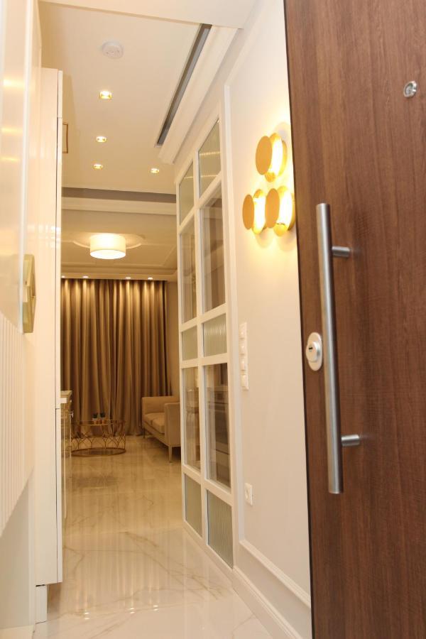 Adri & Marg Luxury Living