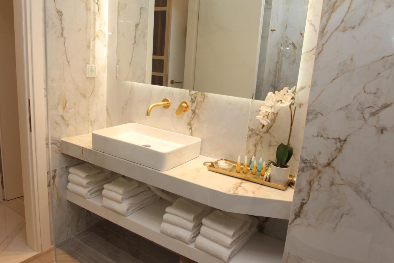 Adri & Marg Luxury Living * Афины