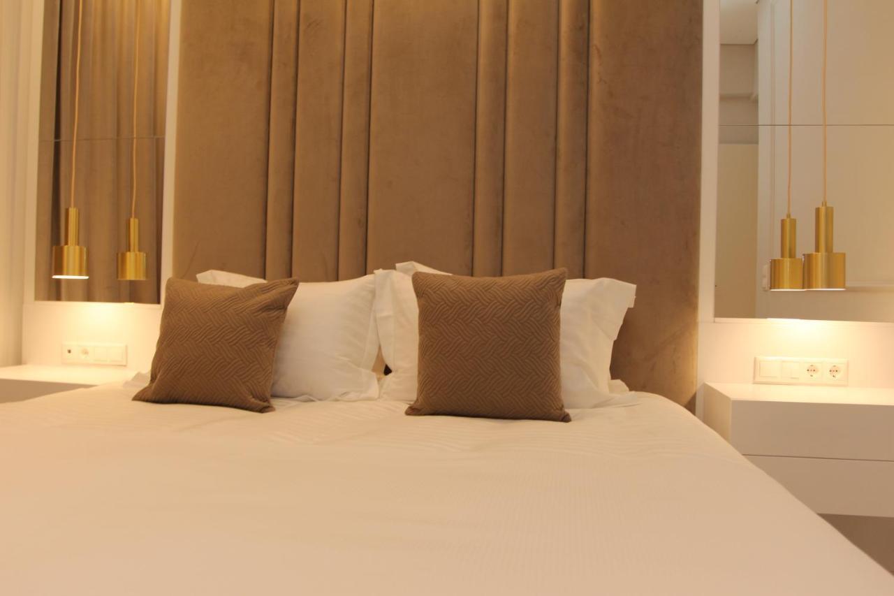 Adri & Marg Luxury Living