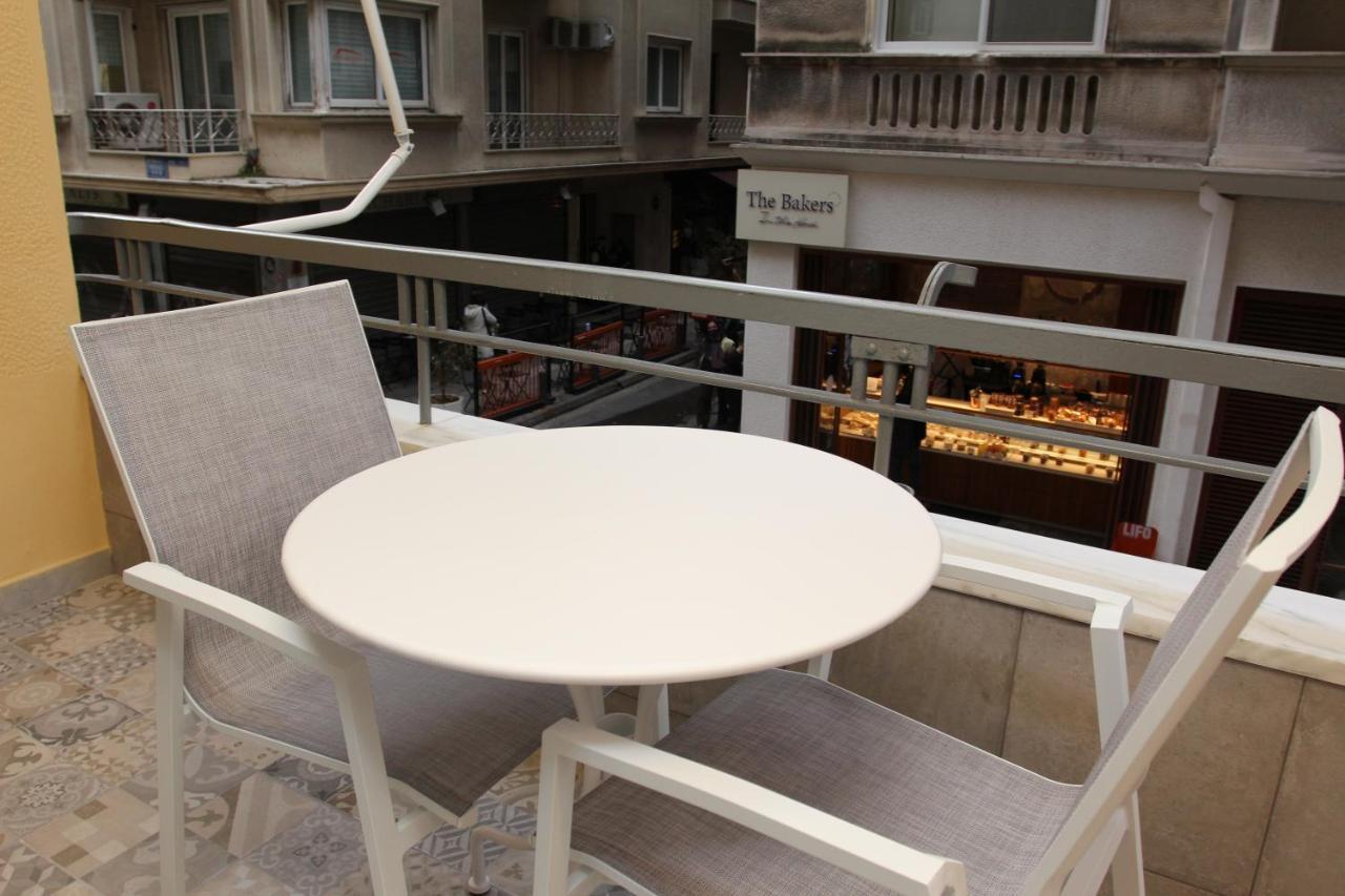 Adri & Marg Luxury Living