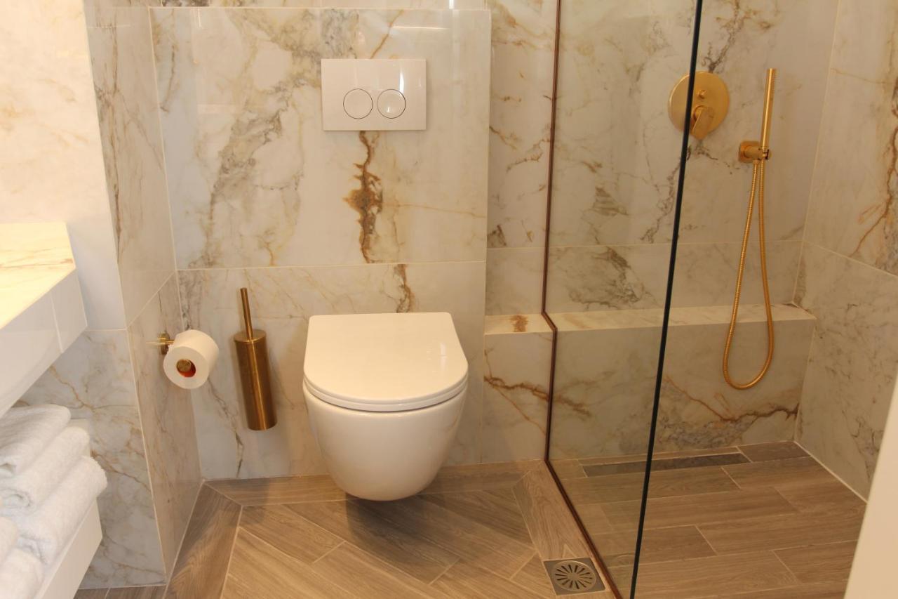 Adri & Marg Luxury Living Apartment