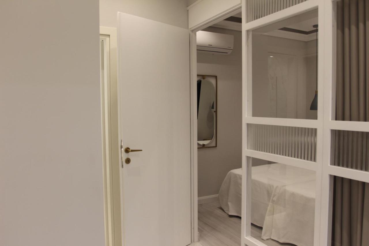 Adri & Marg Luxury Living *