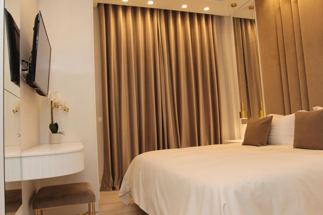 Adri & Marg Luxury Living Athens